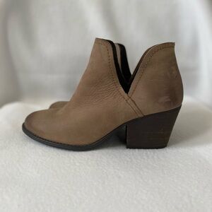 Steve Madden Size 6M Taupe Leather Ankle Boots